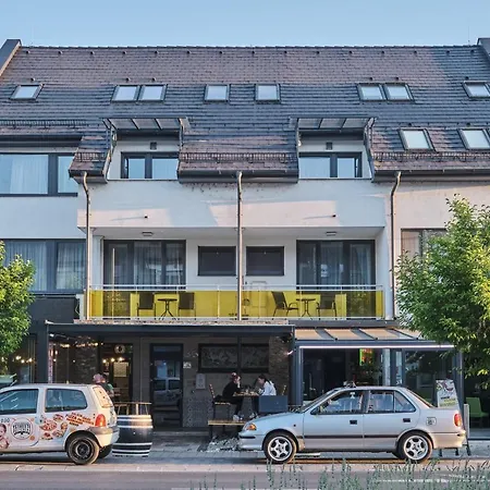 Sárvár Apartman Rubin מראה חיצוני תמונה